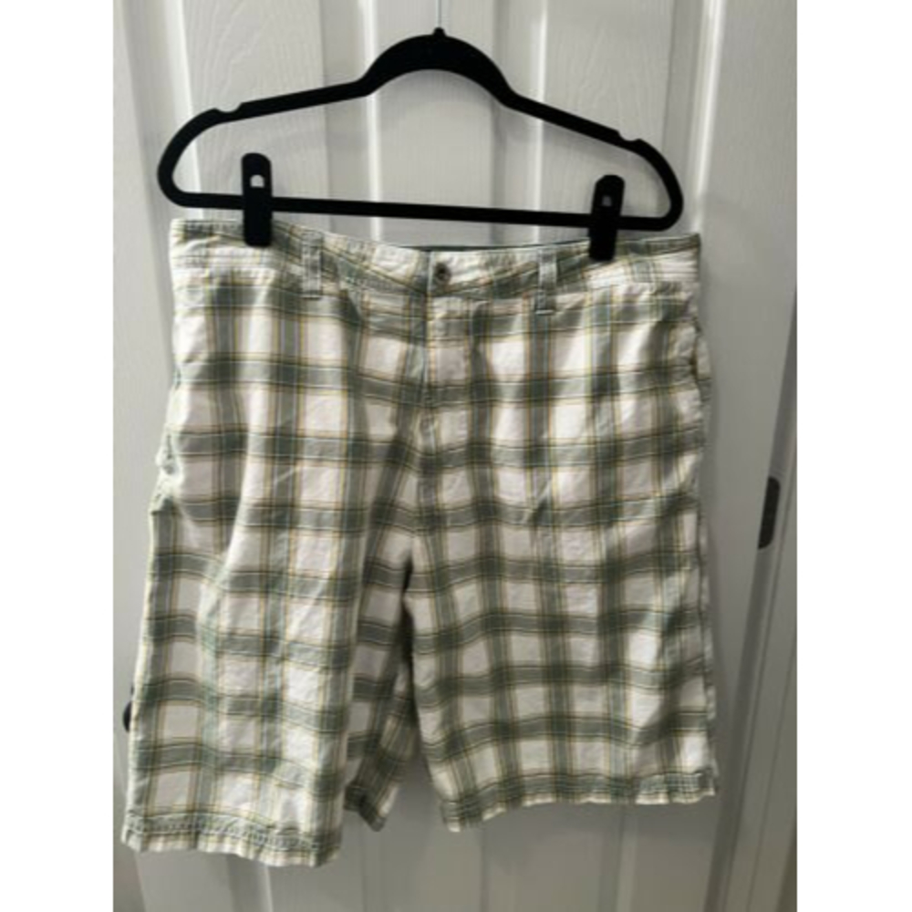ECKO UNLIMITED Men’s Plaid Shorts Size 38 White Blue Yellow Plaid Vintage Vibes
